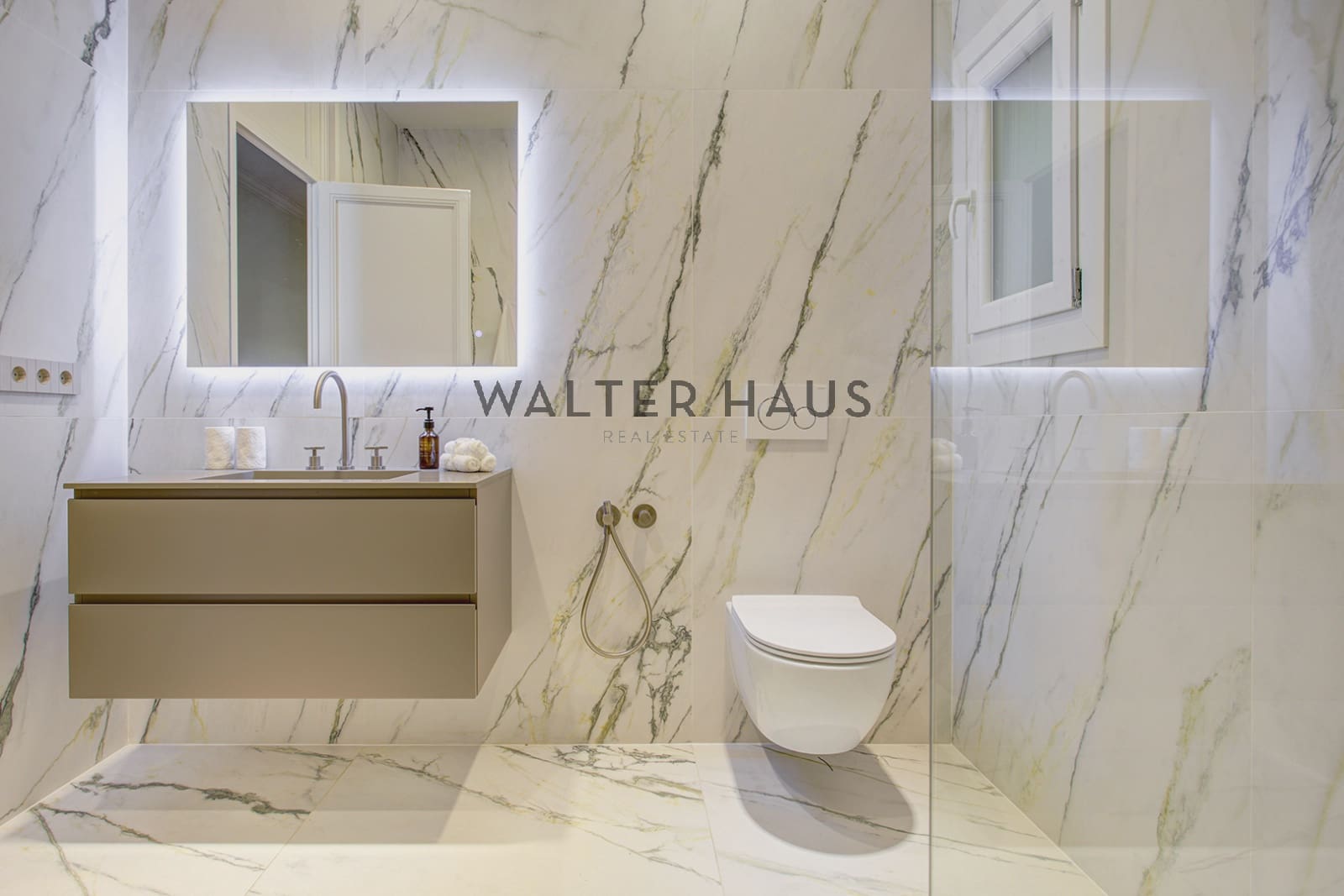 4 bedroom Flat for sale in Barcelona city - € 1,790,000 (Ref: 8438225)