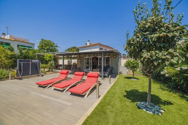 6 bedroom Villa for sale in Calonge i Sant Antoni with pool - € 1,850,000 (Ref: 8461059)