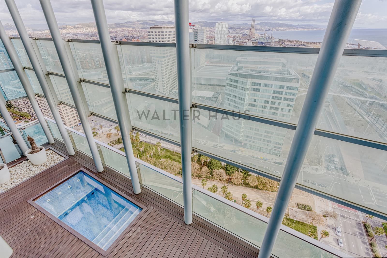 3 bedroom Penthouse for rent in Barcelona city with pool - € 5,700 (Ref: 8475540)