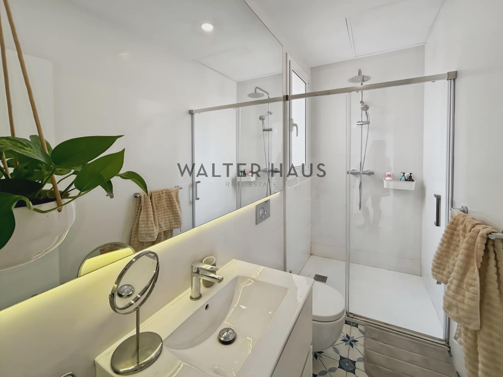 1 soveværelse Penthouse til leje i Barcelona by - € 2.300 (Ref: 8489640)