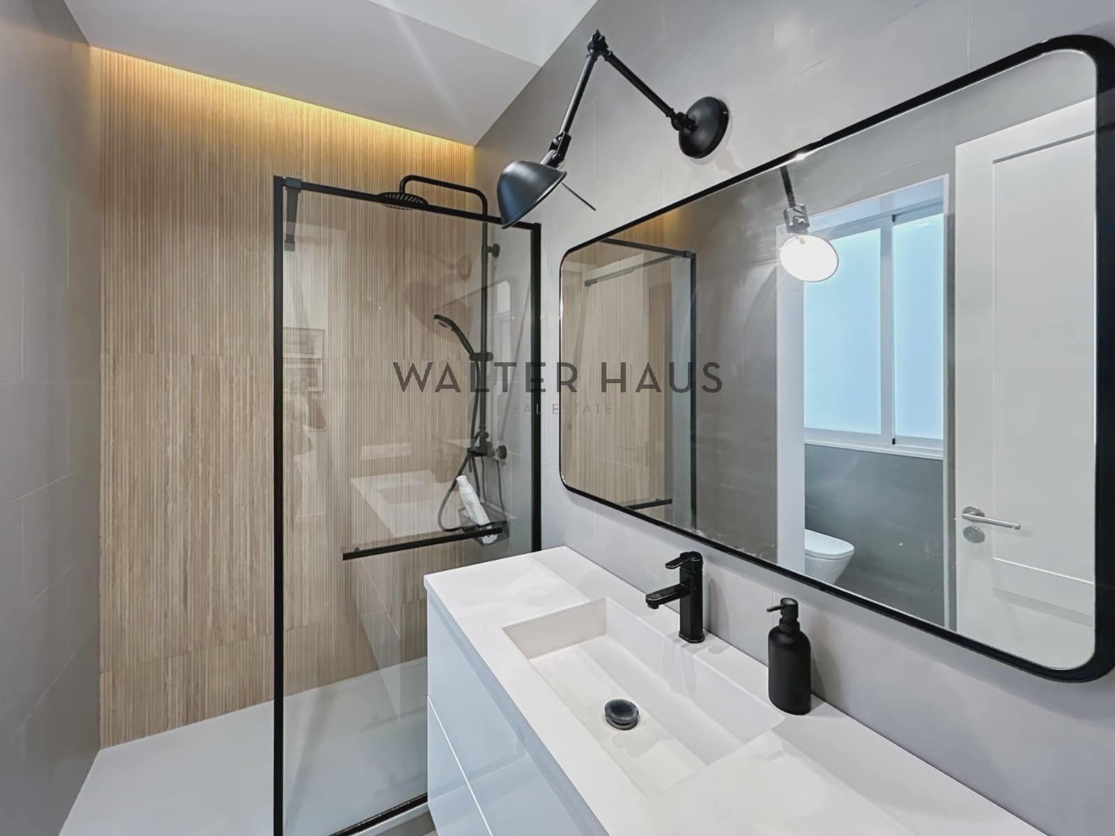 1 quarto Apartamento para arrendar em Barcelona cidade - 1 950 € (Ref: 8491301)