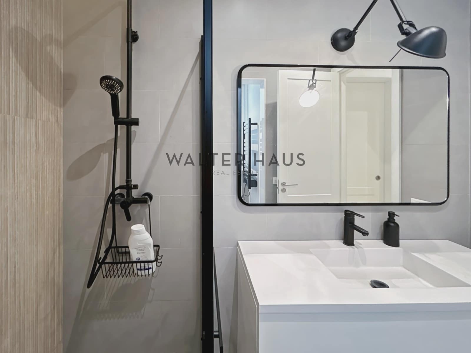 1 quarto Apartamento para arrendar em Barcelona cidade - 1 950 € (Ref: 8491301)