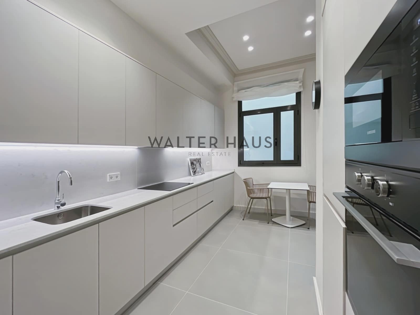 Piso de 2 habitaciones en Barcelona ciudad en alquiler - 2.800 € (Ref: 8506848)