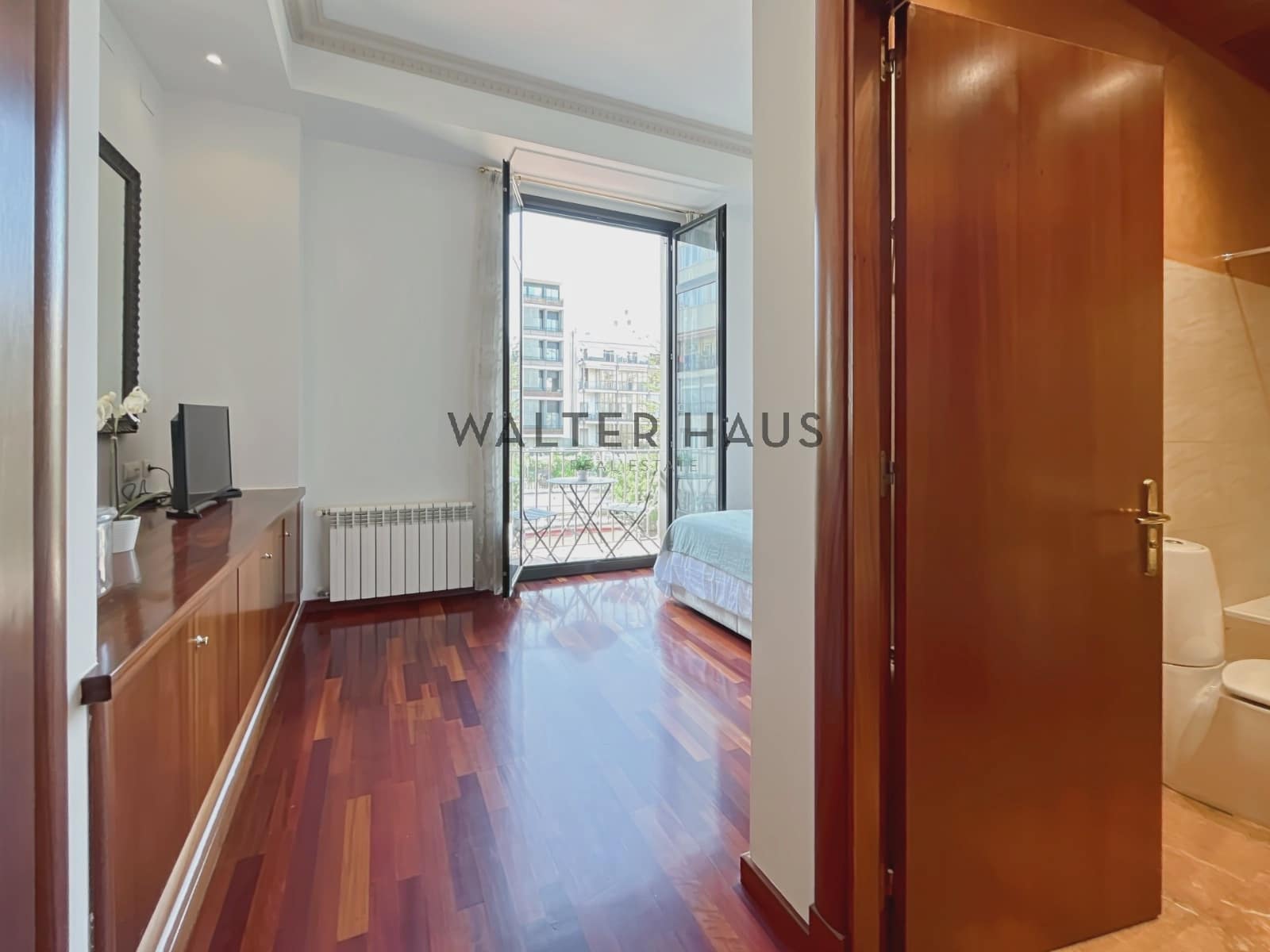 Piso de 2 habitaciones en Barcelona ciudad en alquiler - 2.800 € (Ref: 8506848)