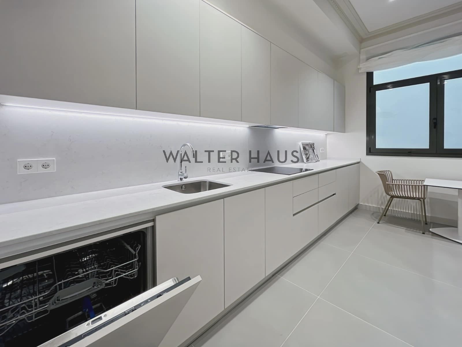 Piso de 2 habitaciones en Barcelona ciudad en alquiler - 2.800 € (Ref: 8506848)