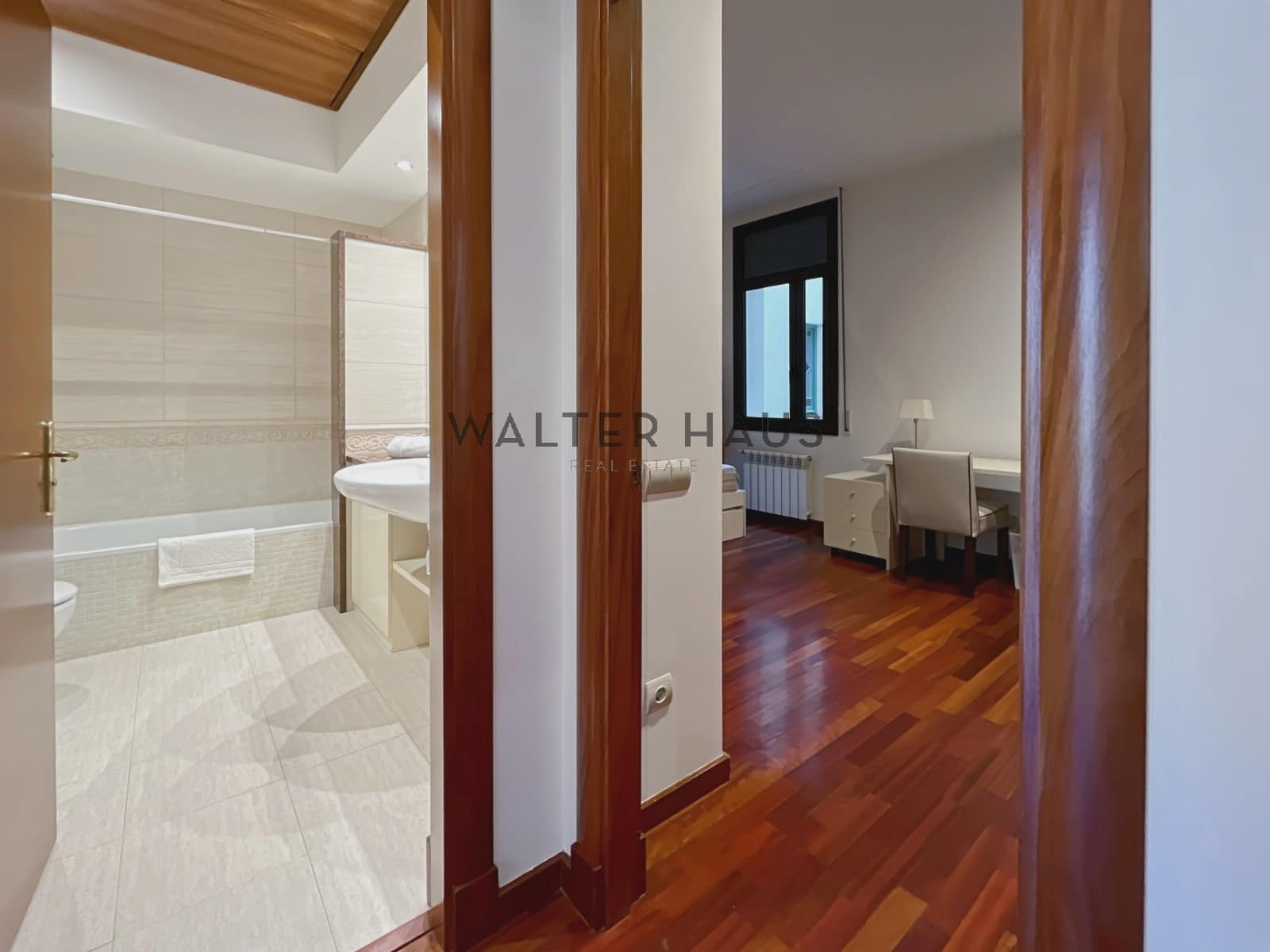 Piso de 2 habitaciones en Barcelona ciudad en alquiler - 2.800 € (Ref: 8506848)