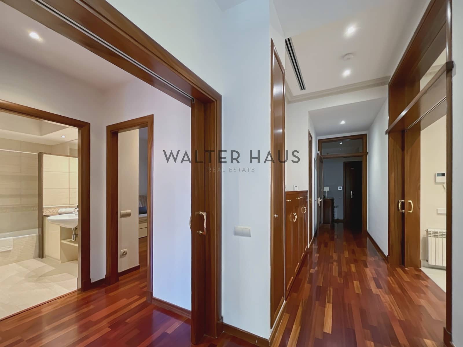 Piso de 2 habitaciones en Barcelona ciudad en alquiler - 2.800 € (Ref: 8506848)