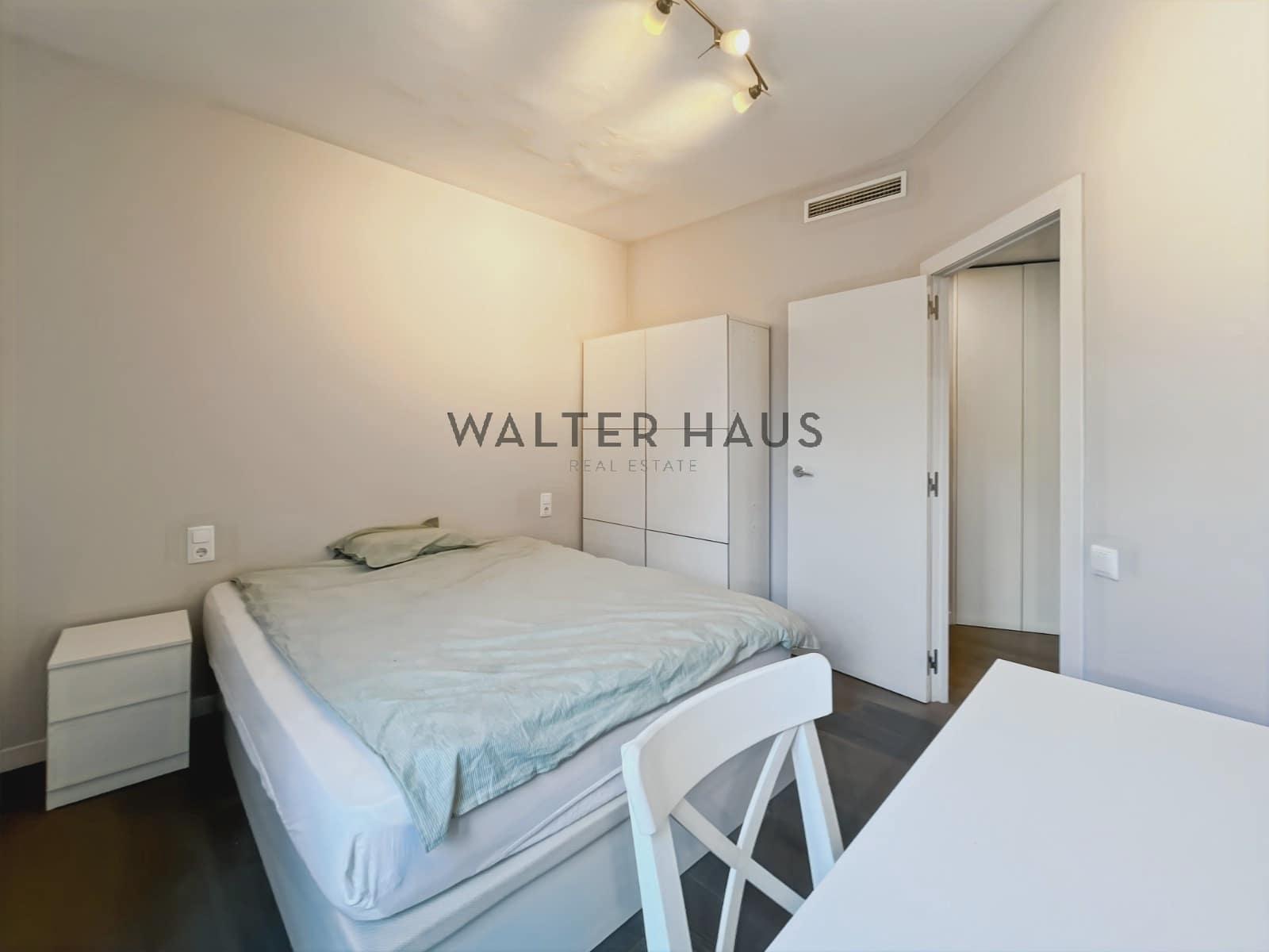 3 slaapkamer Flat te huur in Barcelona stad - € 2.600 (Ref: 8524628)