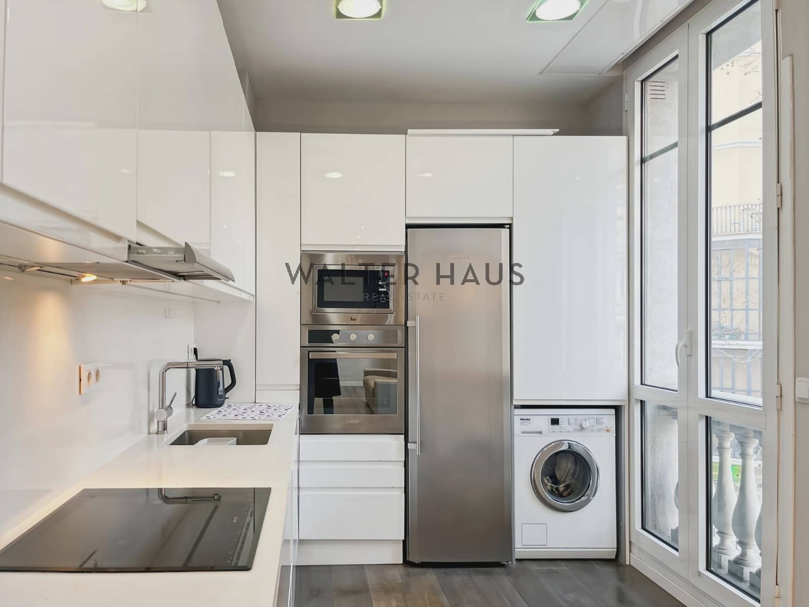 3 slaapkamer Flat te huur in Barcelona stad - € 2.600 (Ref: 8524628)