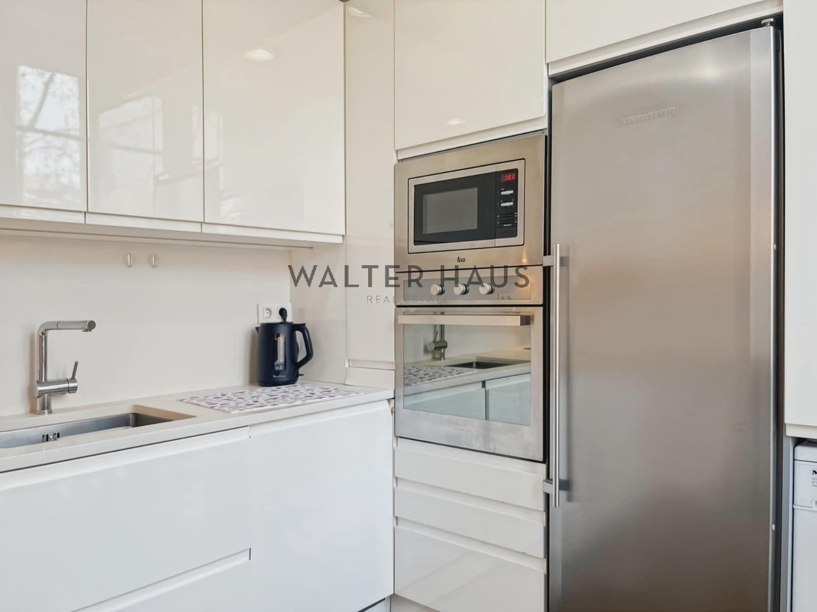 3 slaapkamer Flat te huur in Barcelona stad - € 2.600 (Ref: 8524628)