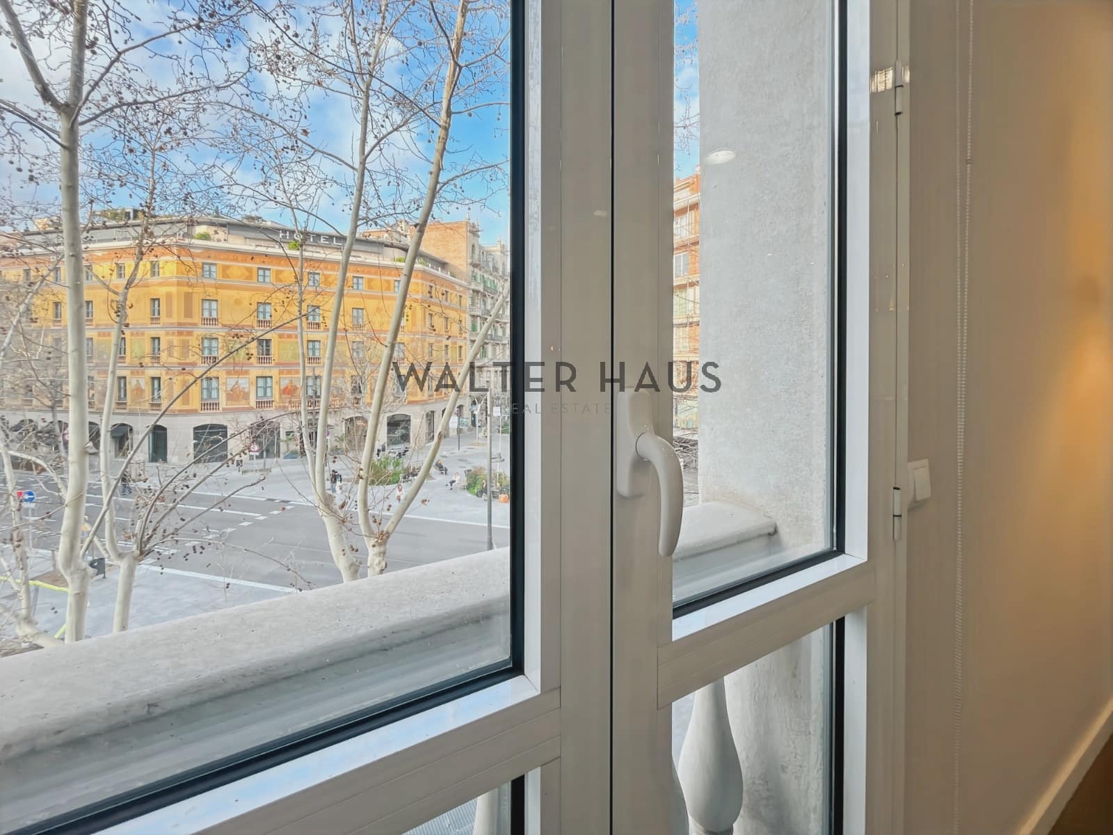 3 slaapkamer Flat te huur in Barcelona stad - € 2.600 (Ref: 8524628)