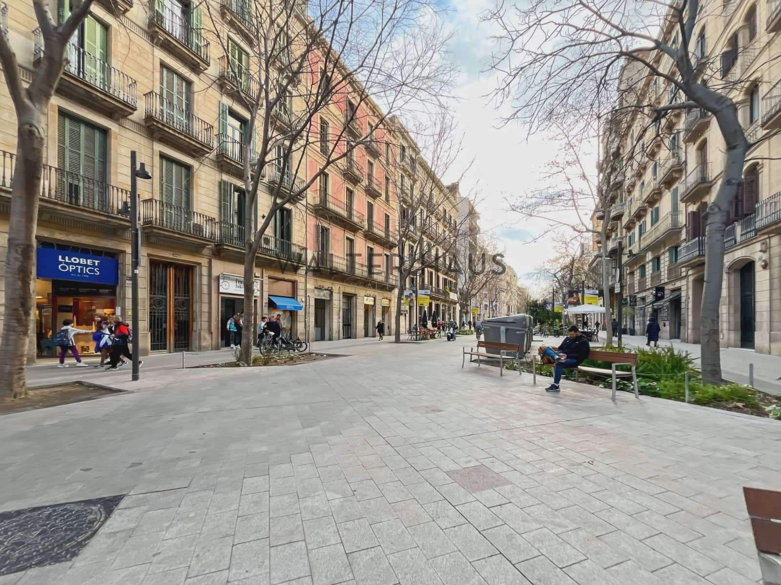 3 slaapkamer Flat te huur in Barcelona stad - € 2.600 (Ref: 8524628)