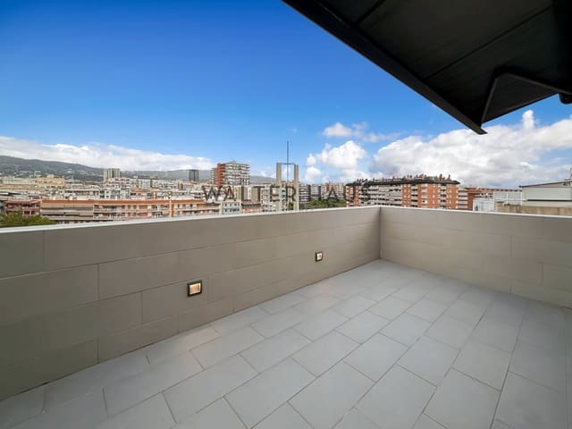 2 soveværelse Penthouse til leje i Sants - Badal, Barcelona by - € 2.000 (Ref: 8553062)