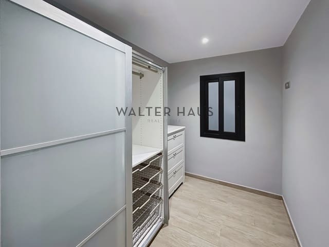 2 bedroom Penthouse for rent in Sants - Badal, Barcelona city - € 2,000 (Ref: 8553062)