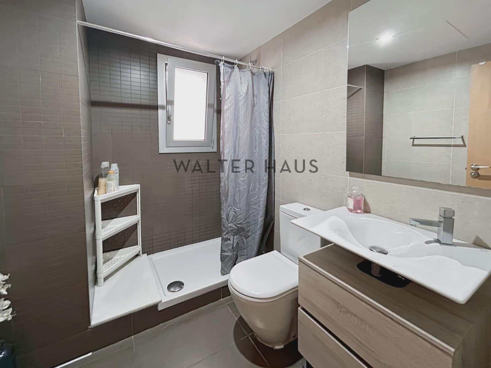 3 sovrum Lägenhet att hyra i Barcelona stad - 2 000 € (Ref: 8558174)