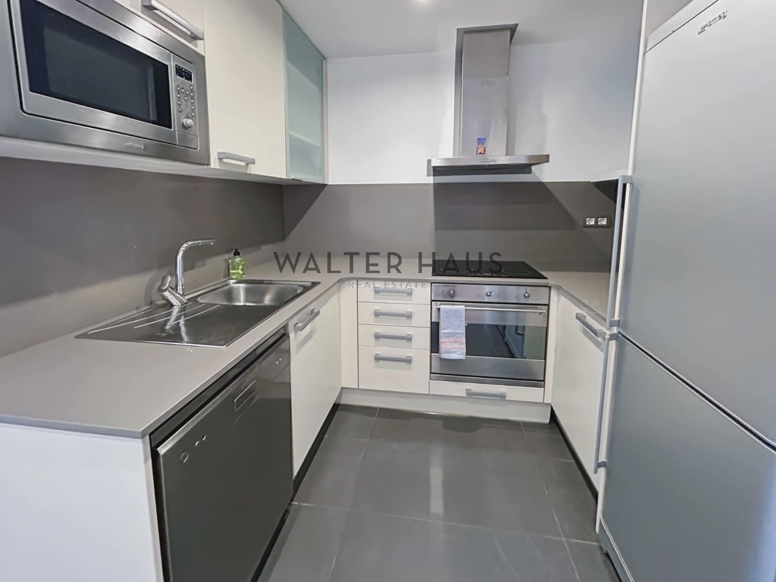 3 sovrum Lägenhet att hyra i Barcelona stad - 2 000 € (Ref: 8558174)