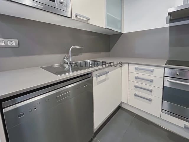 3 soveværelse Lejlighed til leje i El Poblenou, Barcelona by - € 2.000 (Ref: 8558174)