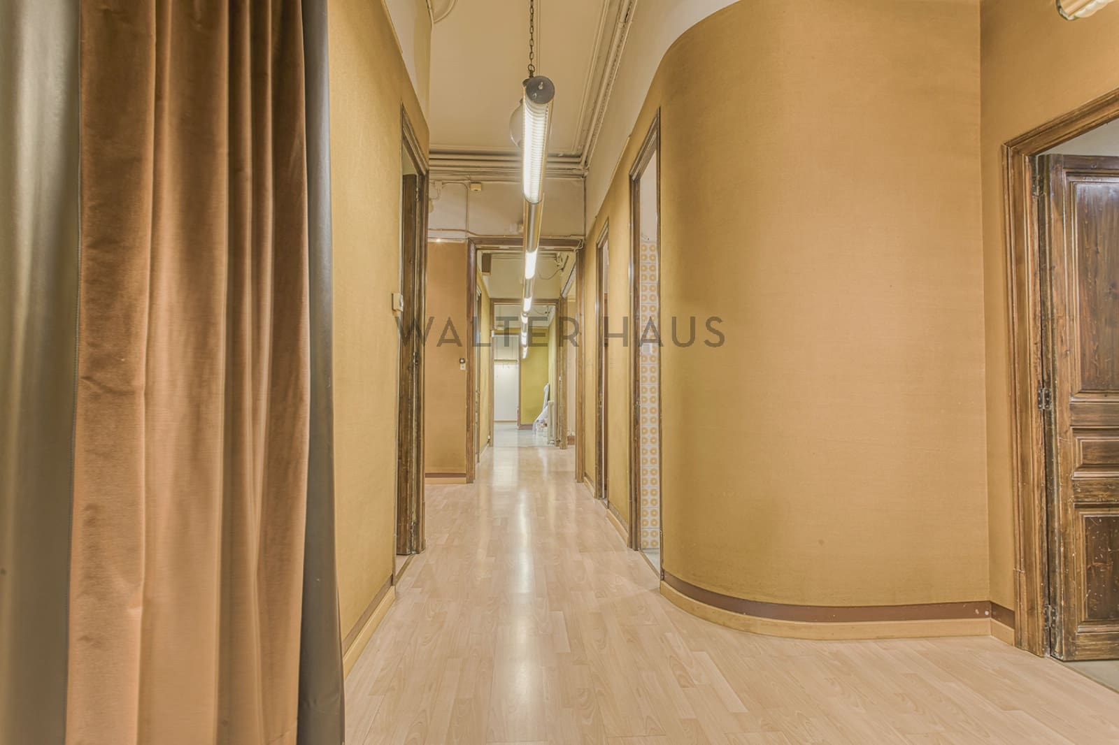 Erhverv til leje i Barcelona by - € 20.000 (Ref: 8560527)