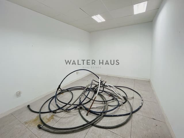 Commercial for rent in Sant Antoni, Barcelona city - € 2,400 (Ref: 8560540)