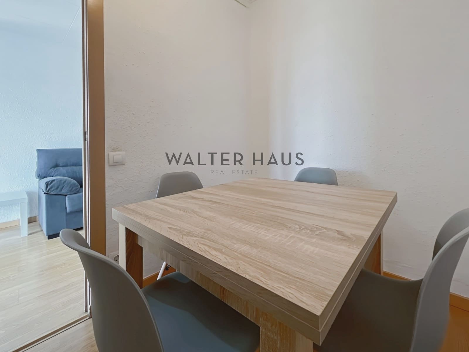 2 bedroom Penthouse for rent in Barcelona city - € 1,350 (Ref: 8560547)