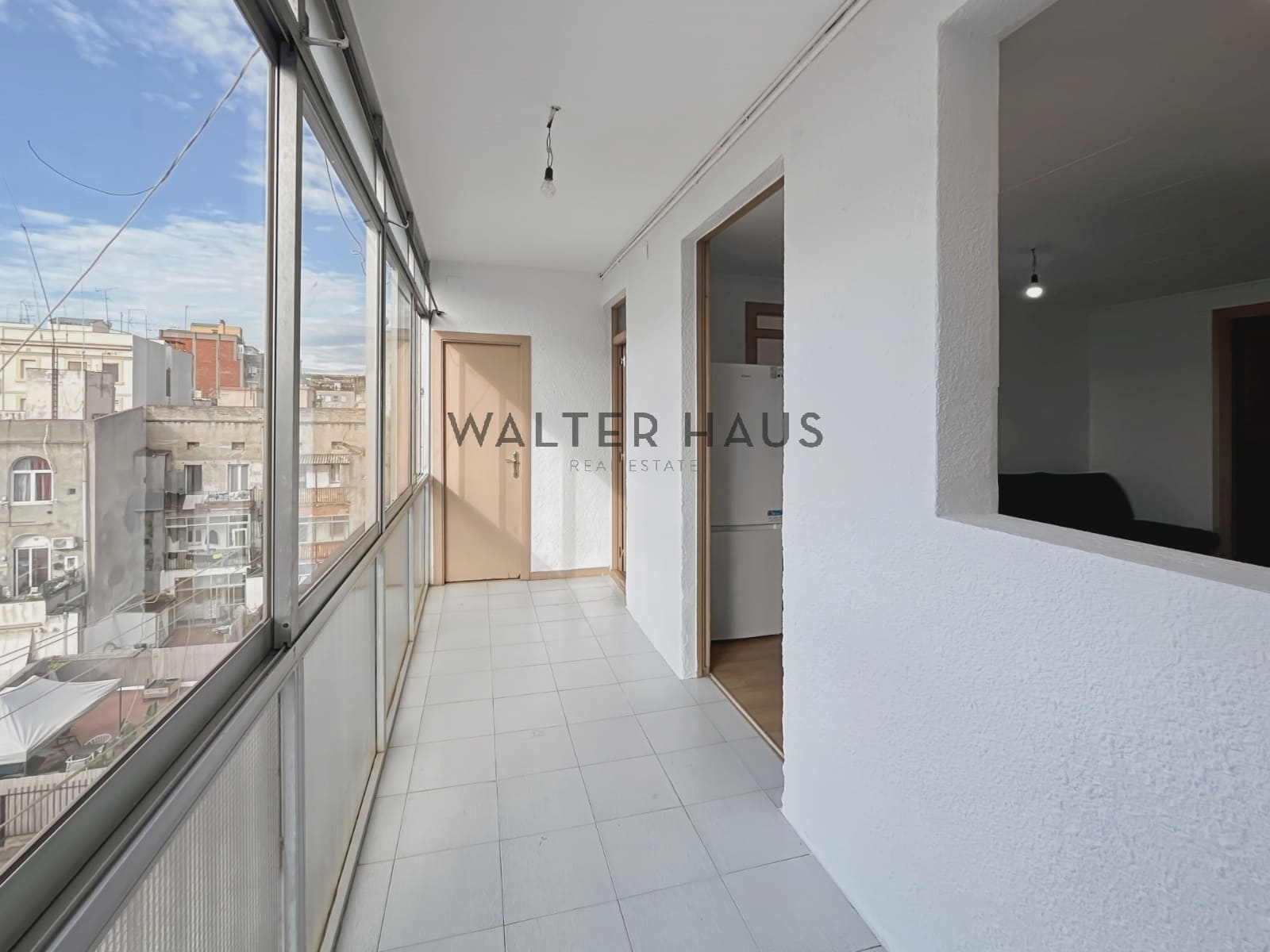 2 bedroom Penthouse for rent in Barcelona city - € 1,350 (Ref: 8560547)