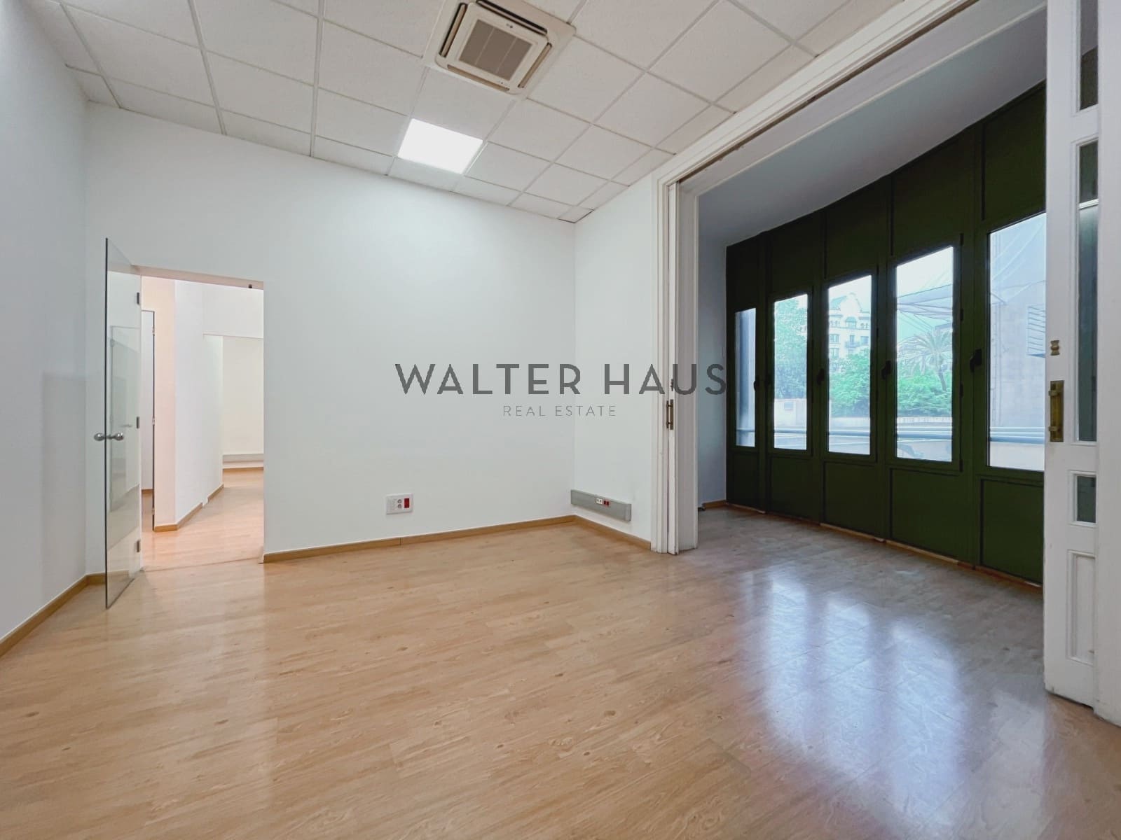 4 soveværelse Kontor til leje i Barcelona by - € 4.647 (Ref: 8560551)