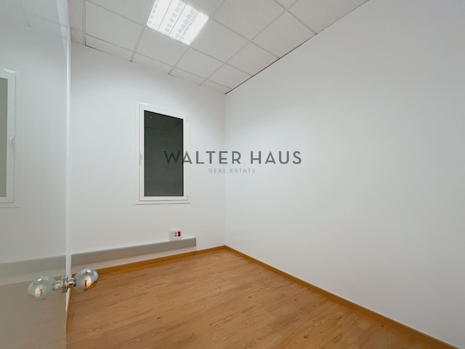 4 soveværelse Kontor til leje i Barcelona by - € 4.647 (Ref: 8560551)