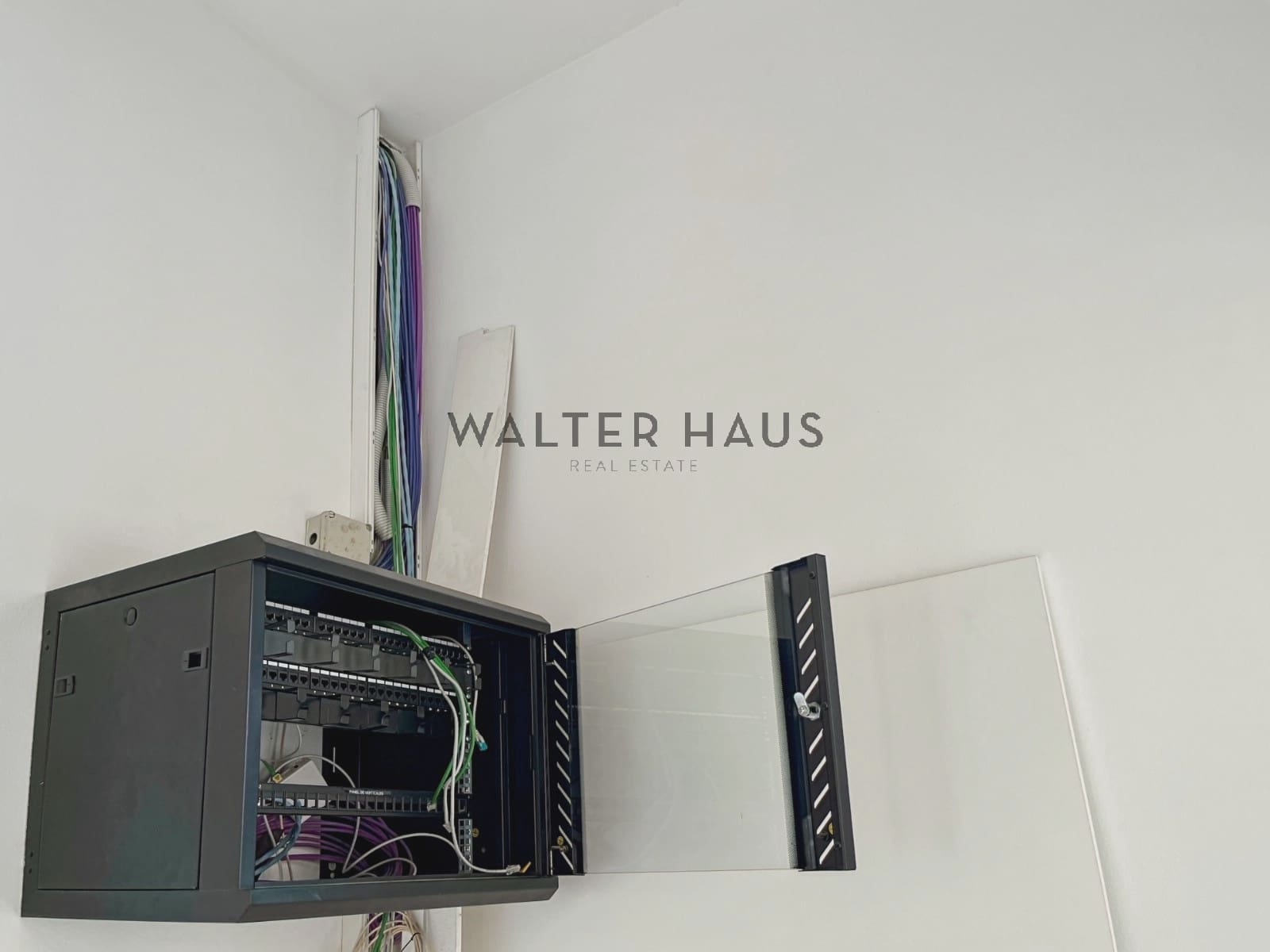 4 soveværelse Kontor til leje i Barcelona by - € 4.647 (Ref: 8560551)