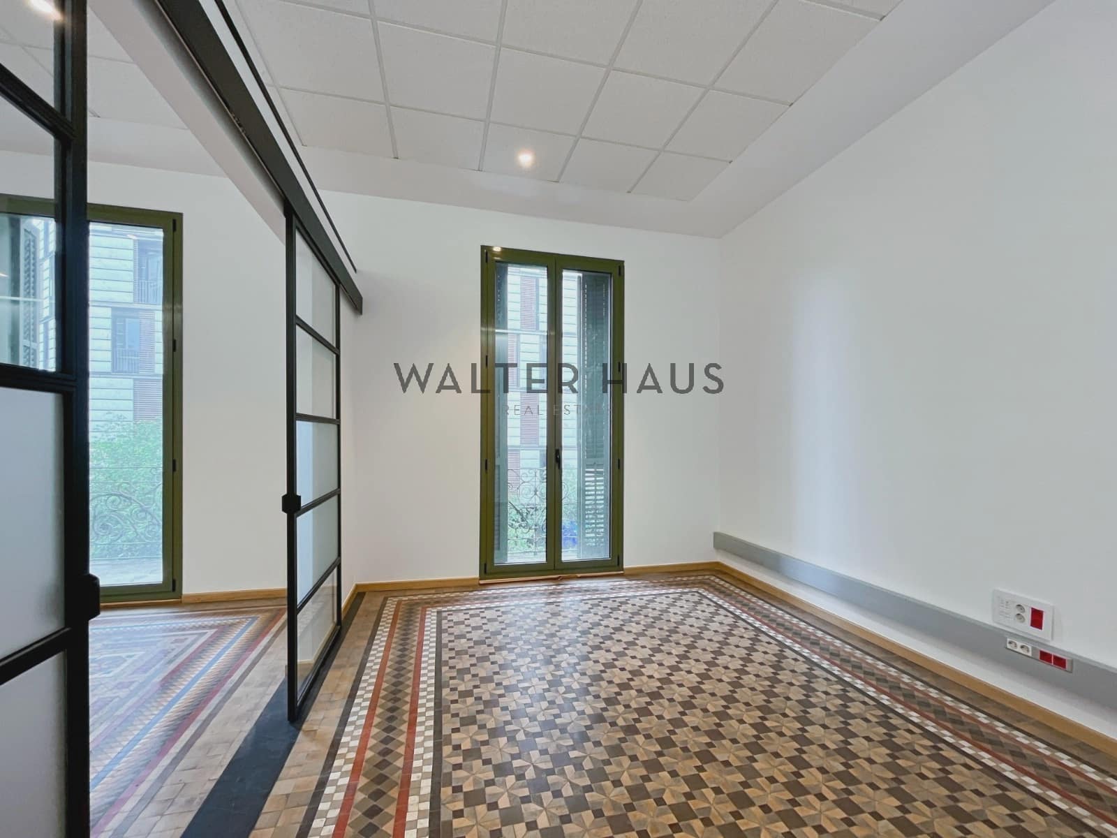 4 soveværelse Kontor til leje i Barcelona by - € 4.647 (Ref: 8560551)