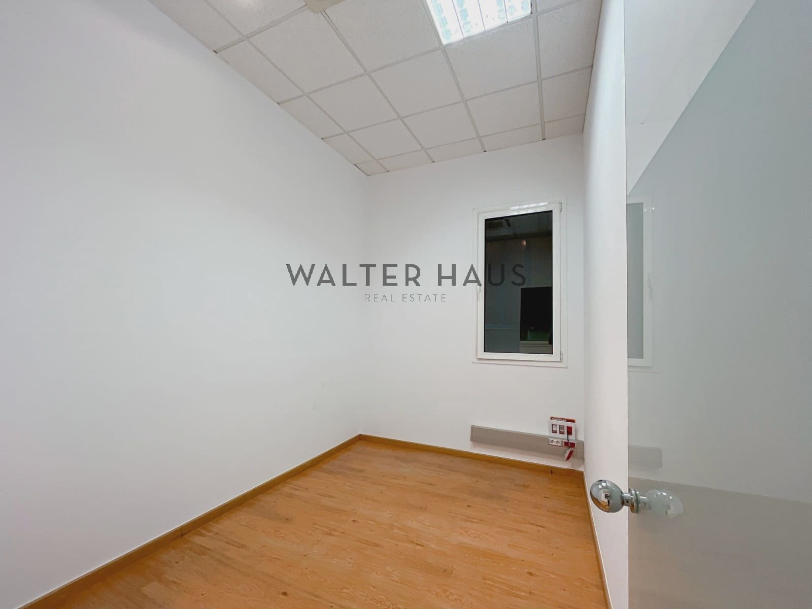 4 soveværelse Kontor til leje i Barcelona by - € 4.647 (Ref: 8560551)