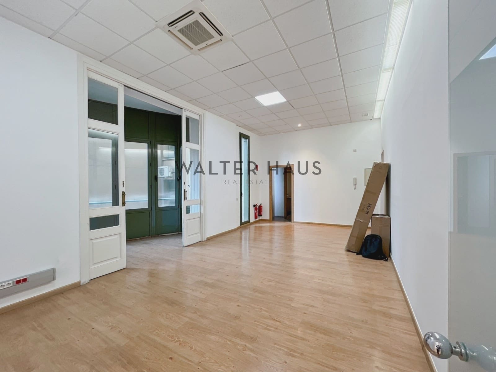 4 soveværelse Kontor til leje i Barcelona by - € 4.647 (Ref: 8560551)