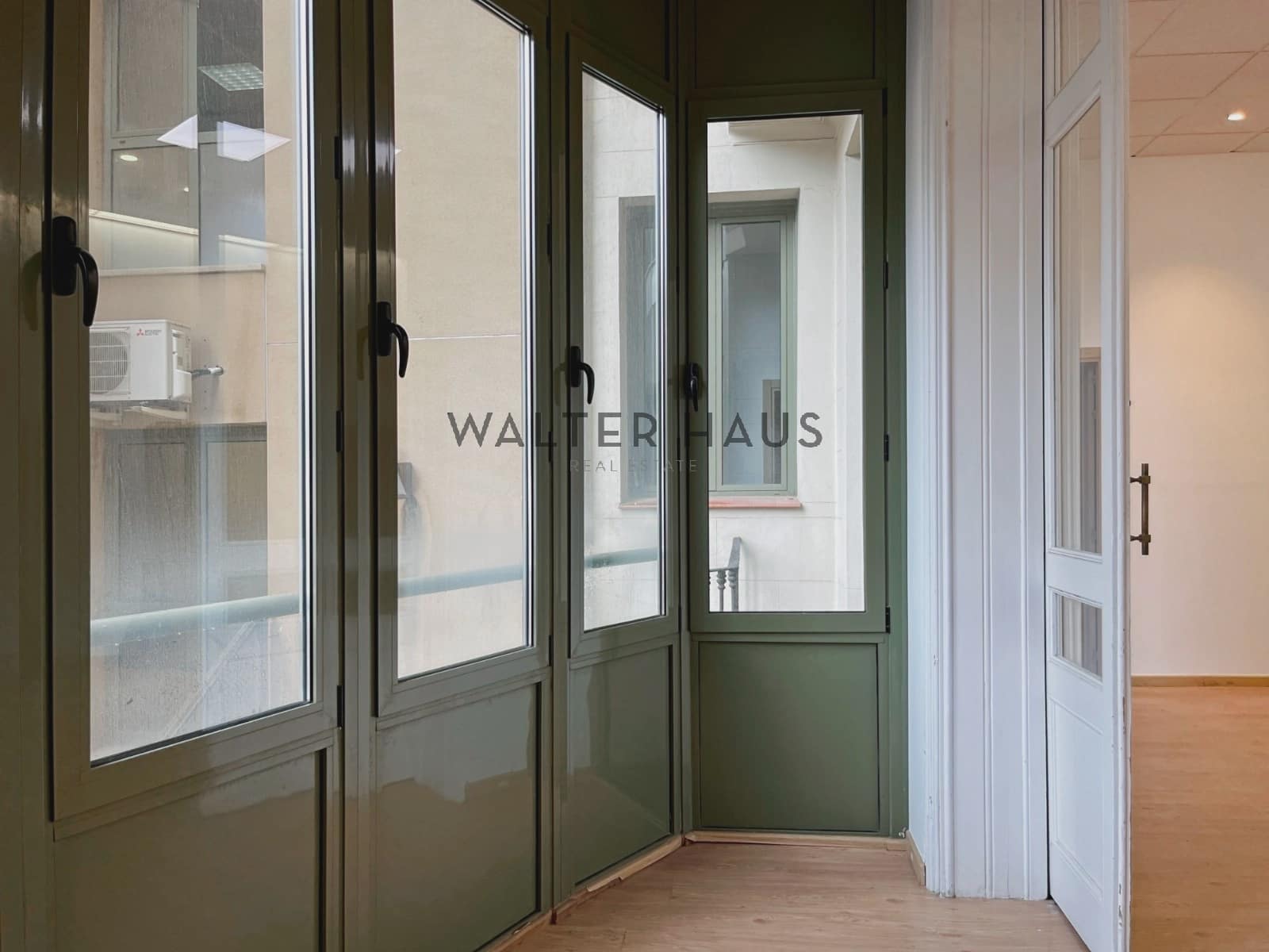 4 soveværelse Kontor til leje i Barcelona by - € 4.647 (Ref: 8560551)