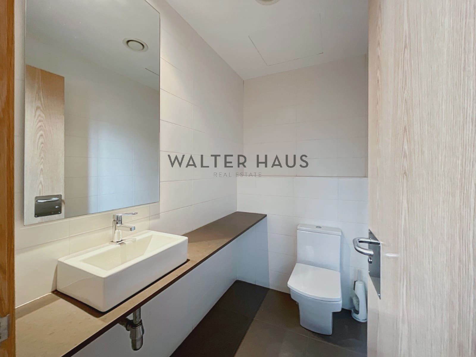 4 soveværelse Kontor til leje i Barcelona by - € 4.647 (Ref: 8560551)