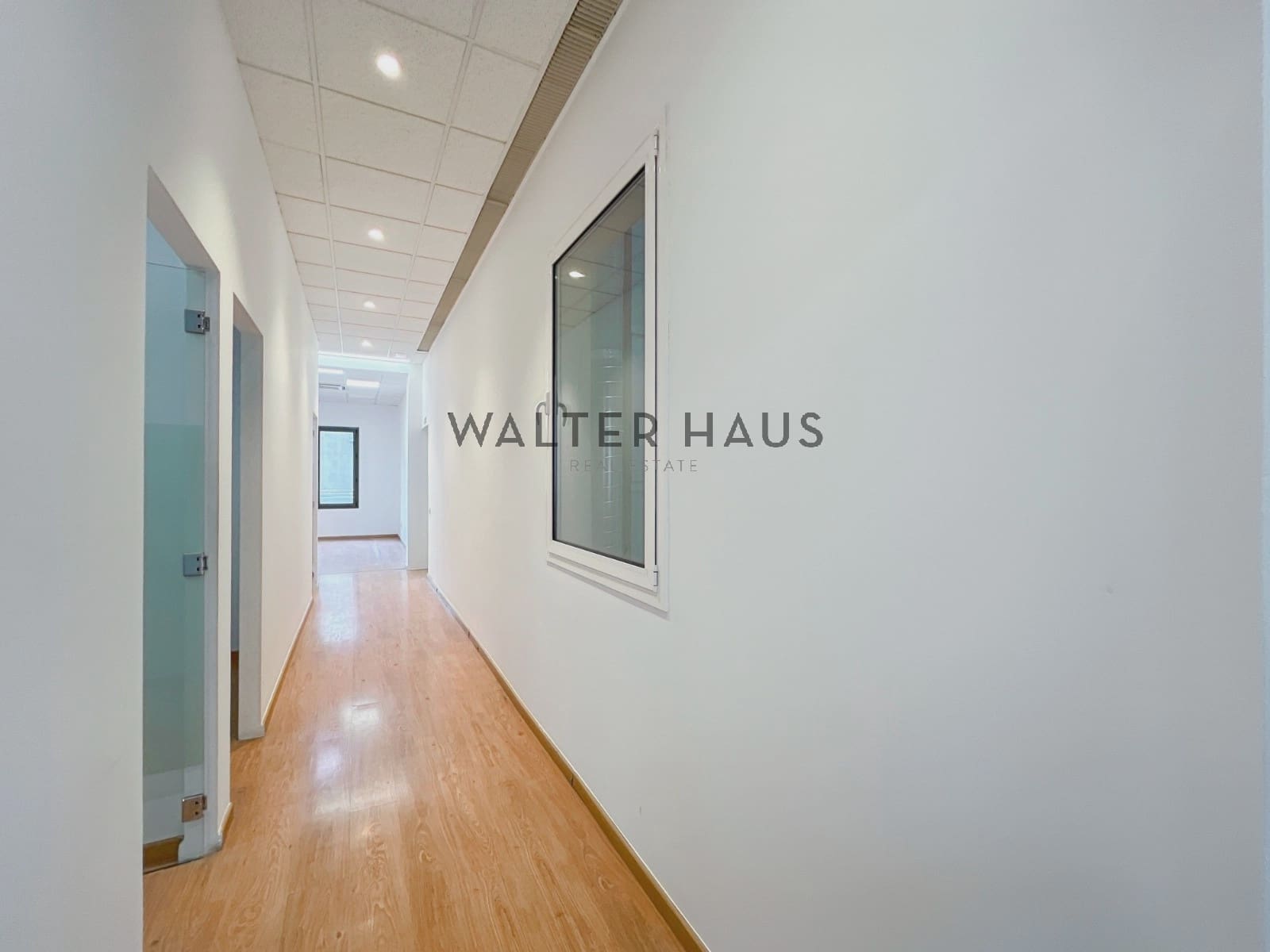 4 soveværelse Kontor til leje i Barcelona by - € 4.647 (Ref: 8560551)