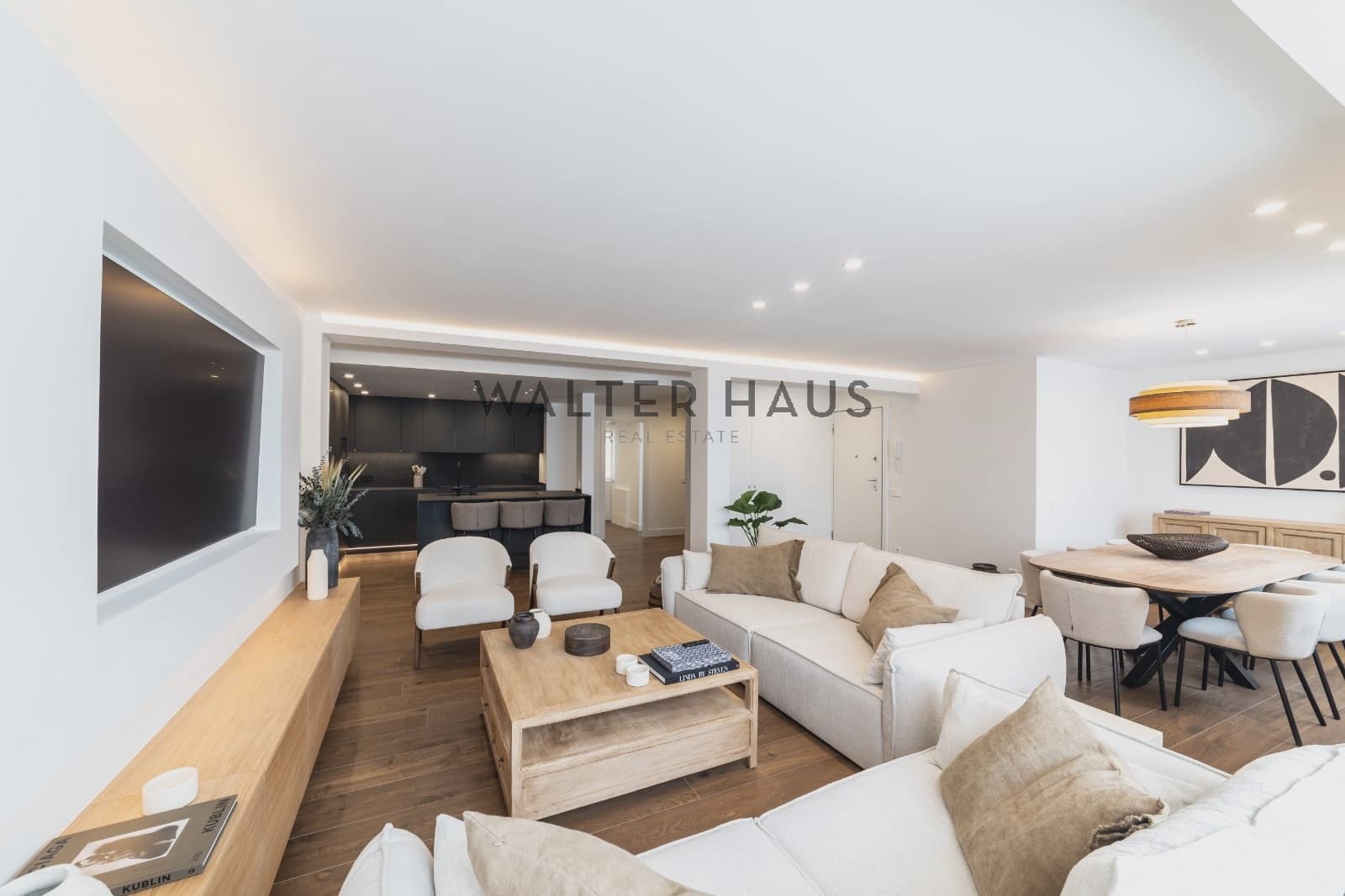 4 quarto Apartamento para arrendar em Madrid cidade com piscina - 6 500 € (Ref: 8613928)