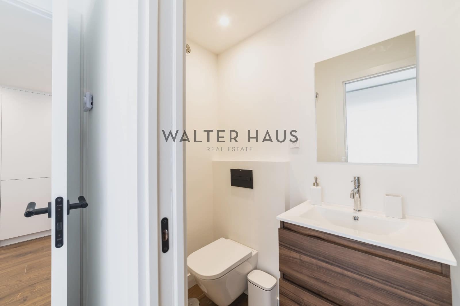 4 quarto Apartamento para arrendar em Madrid cidade com piscina - 6 500 € (Ref: 8613928)