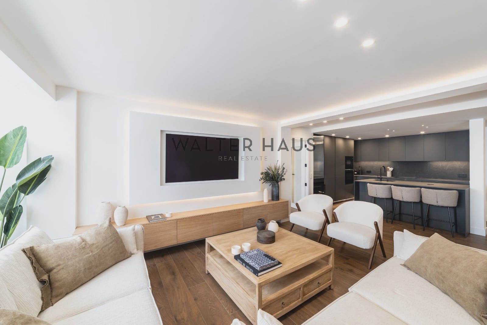 4 quarto Apartamento para arrendar em Madrid cidade com piscina - 6 500 € (Ref: 8613928)