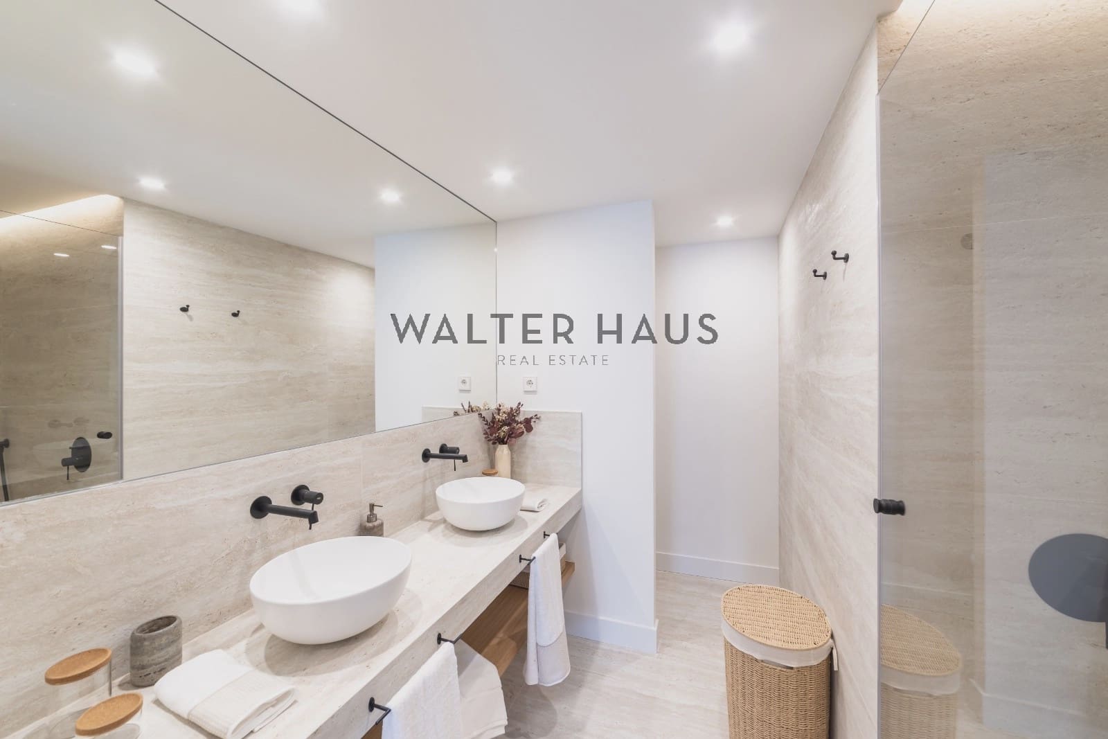 4 quarto Apartamento para arrendar em Madrid cidade com piscina - 6 500 € (Ref: 8613928)