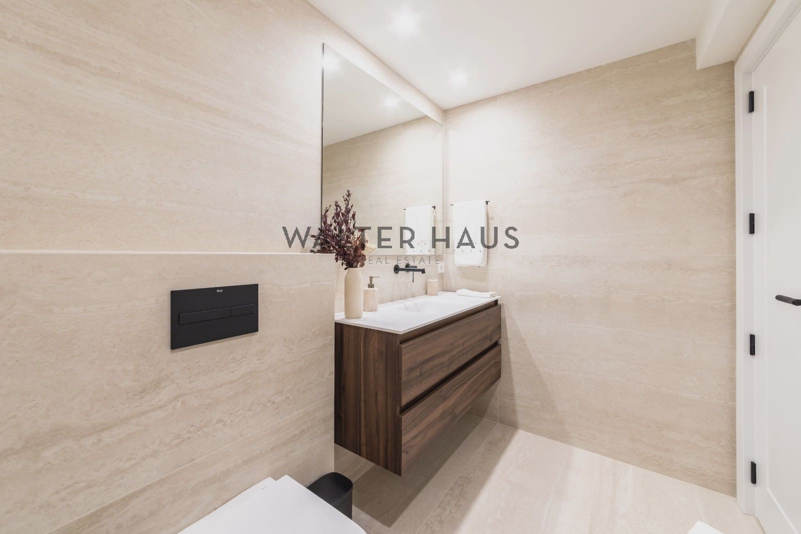 4 quarto Apartamento para arrendar em Madrid cidade com piscina - 6 500 € (Ref: 8613928)