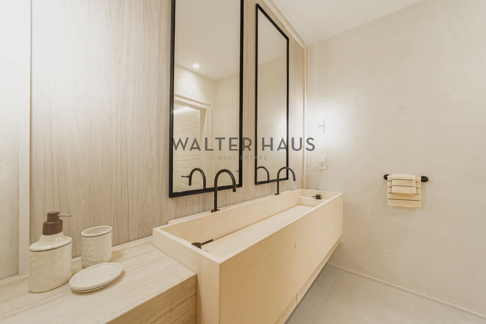 4 soveværelse Lejlighed til salg i Madrid by - € 2.490.000 (Ref: 8617638)