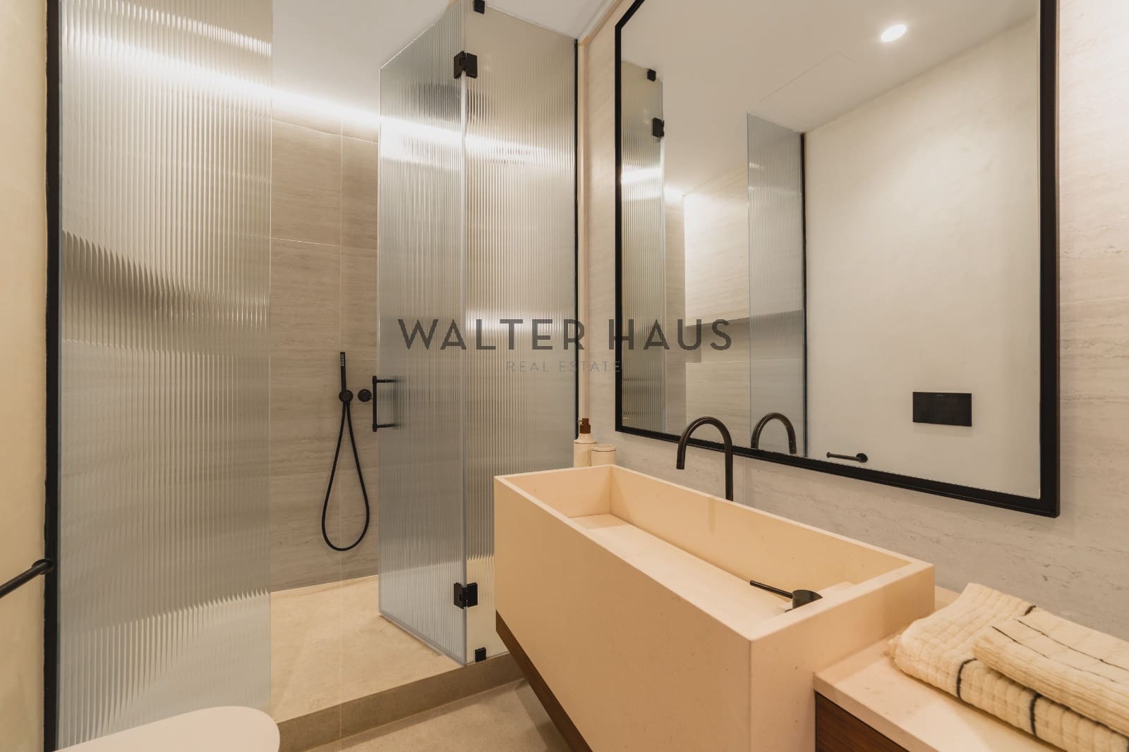 4 soveværelse Lejlighed til salg i Madrid by - € 2.490.000 (Ref: 8617638)