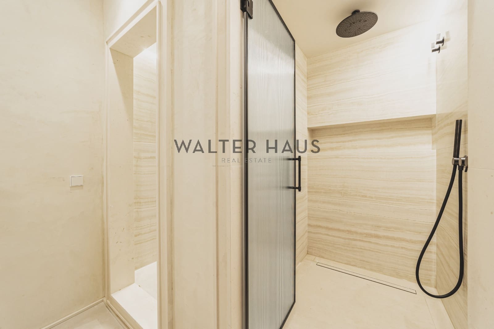 4 soveværelse Lejlighed til salg i Madrid by - € 2.490.000 (Ref: 8617638)