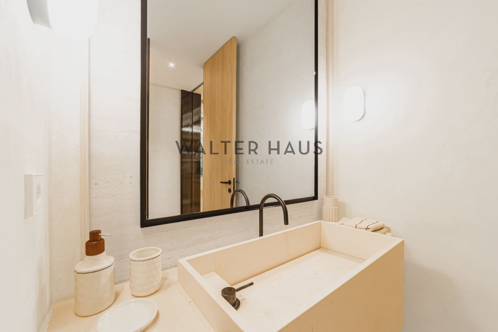 4 soveværelse Lejlighed til salg i Madrid by - € 2.490.000 (Ref: 8617638)