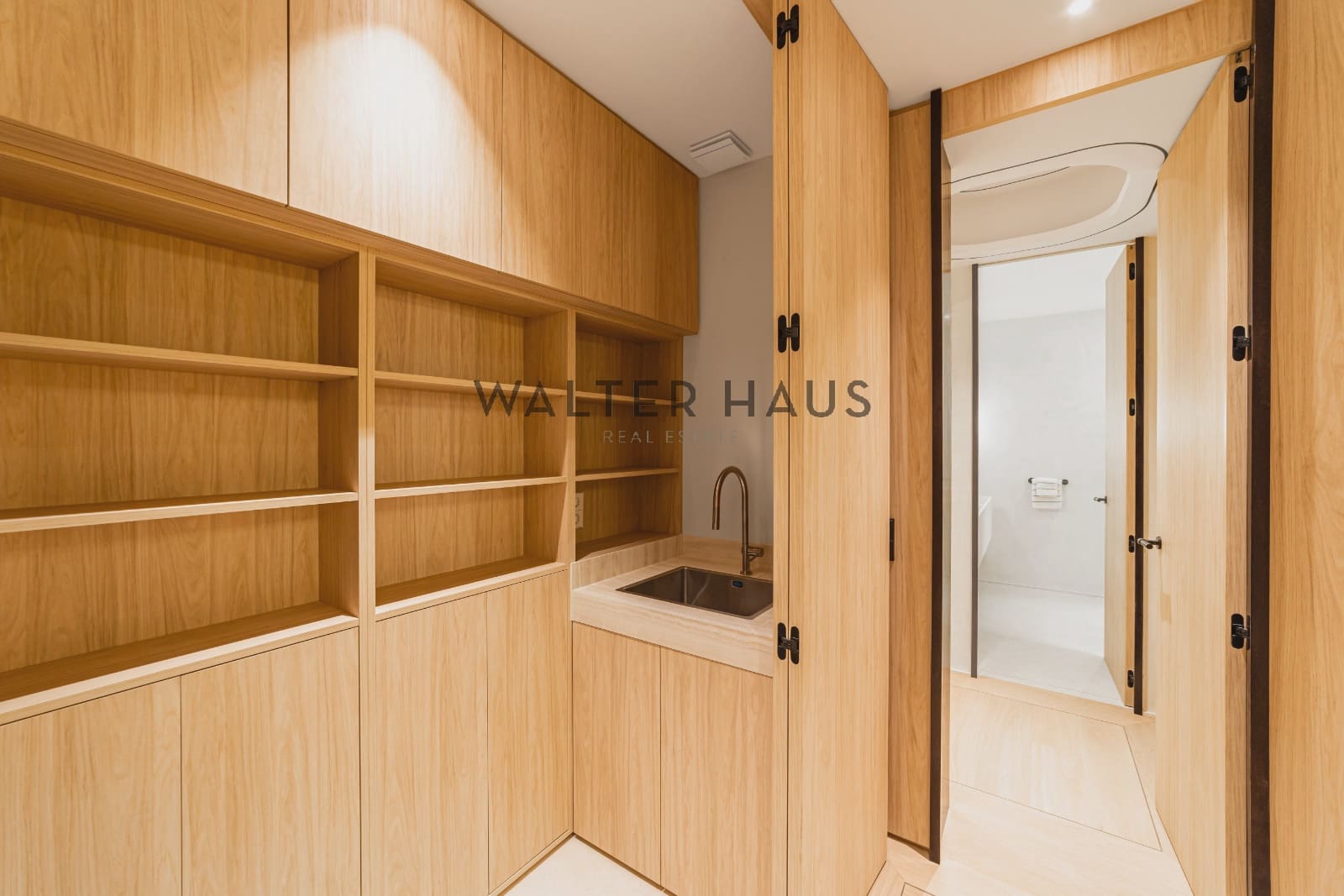 4 soveværelse Lejlighed til salg i Madrid by - € 2.490.000 (Ref: 8617638)