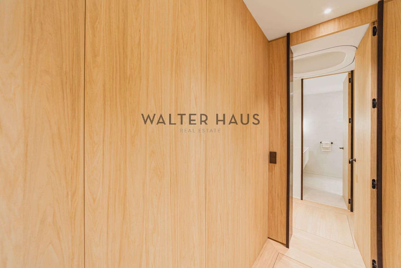 4 soveværelse Lejlighed til salg i Madrid by - € 2.490.000 (Ref: 8617638)