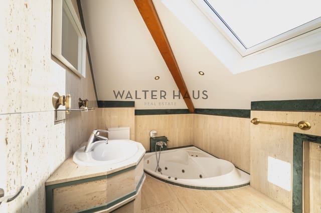 4 bedroom Villa for sale in Ciudad Jardín, Madrid city - € 2,000,000 (Ref: 8617639)