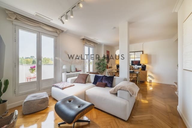 3 sovrum Takvåning till salu i Cortes, Madrid stad - 1 870 000 € (Ref: 8620721)