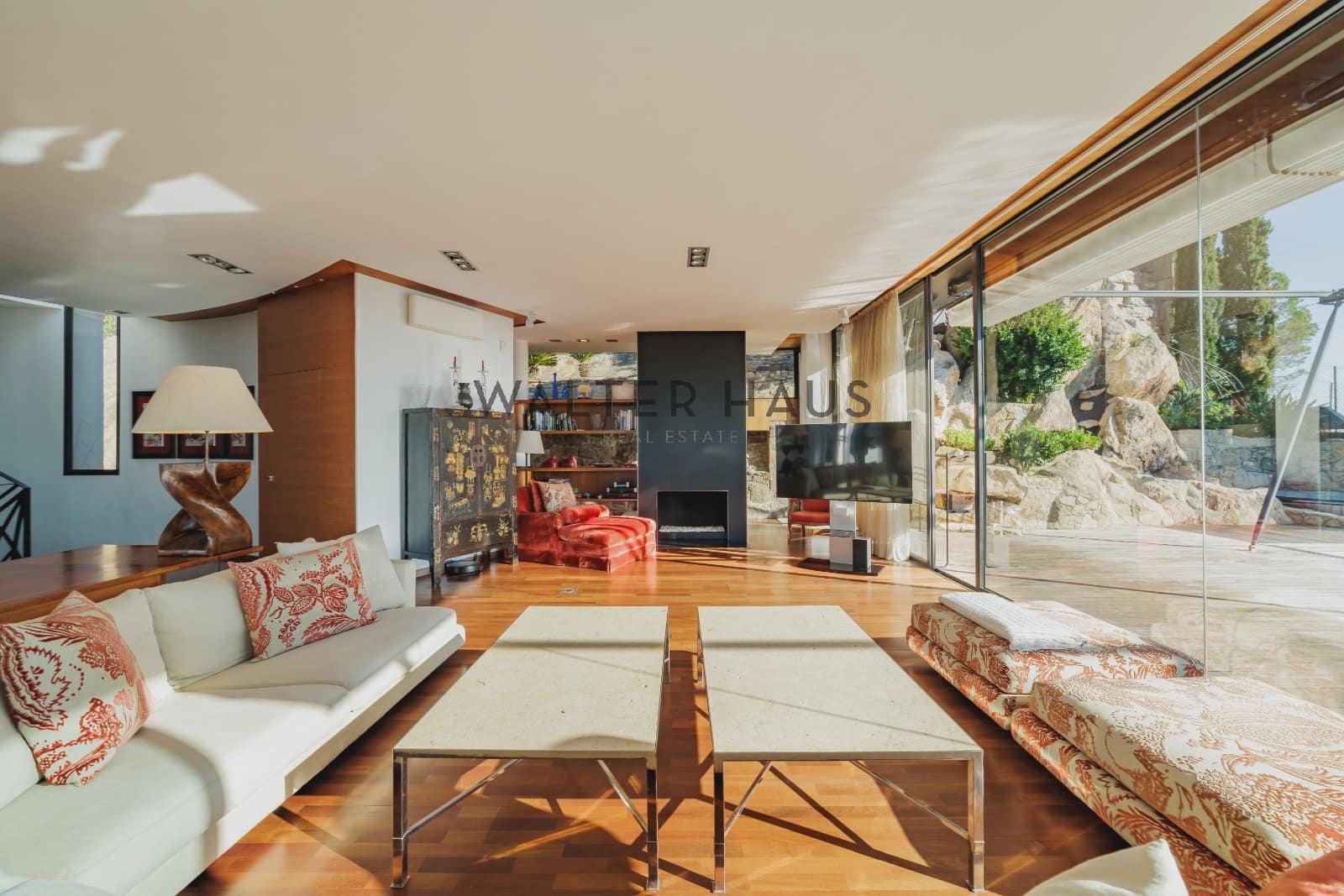 6 bedroom Villa for sale in Lloret de Mar with pool - € 1,990,000 (Ref: 8624396)