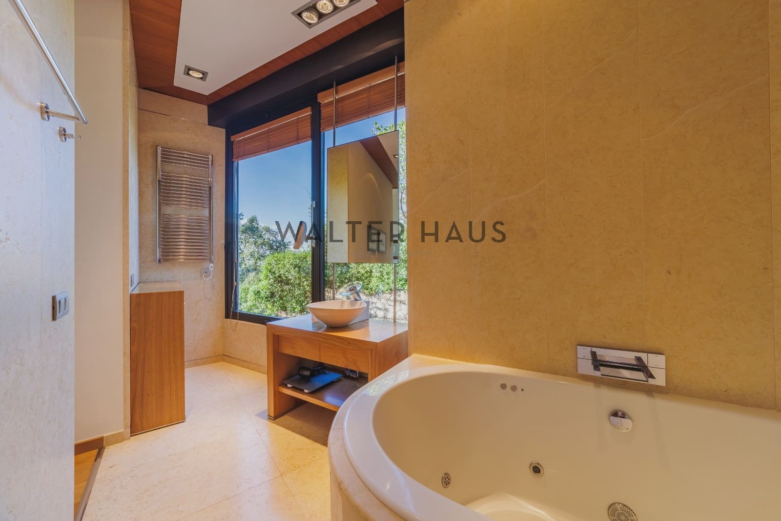 6 bedroom Villa for sale in Lloret de Mar with pool - € 1,990,000 (Ref: 8624396)