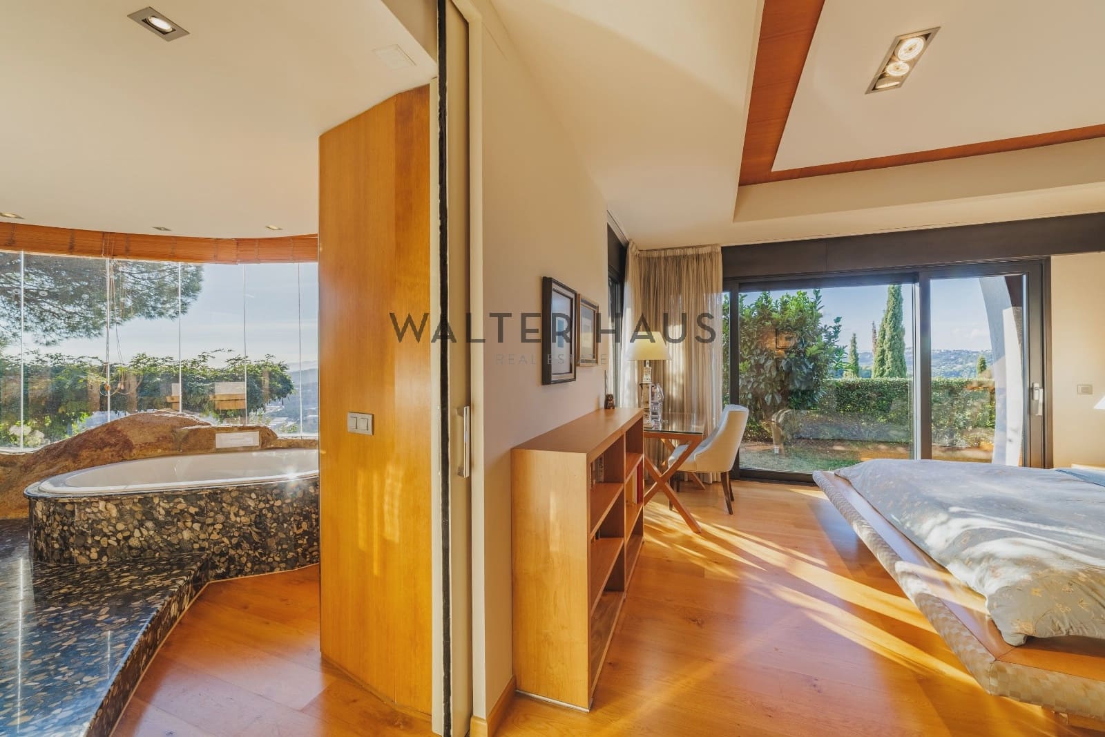 6 bedroom Villa for sale in Lloret de Mar with pool - € 1,990,000 (Ref: 8624396)